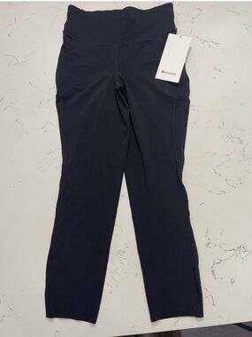 Lululemon Base Pace HR Crop
23"